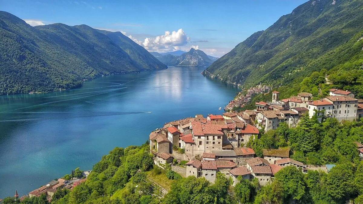 Primo piatto a Castello con vista lago